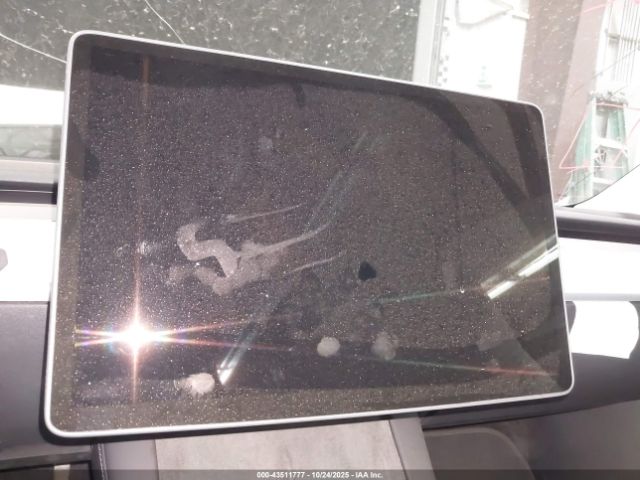 Tesla Model 3 Long Range Dual Motor All-wheel Drive Image 11