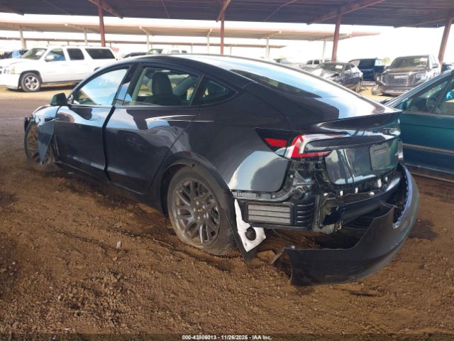 Tesla Model 3 Long Range All-wheel Drive Image 3