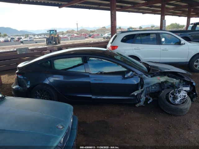 Tesla Model 3 Long Range All-wheel Drive Image 9