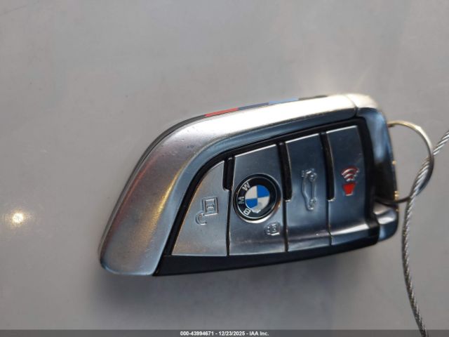BMW 5 Series Image 12