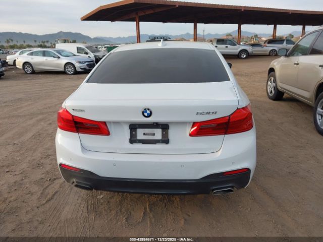 BMW 5 Series Image 3