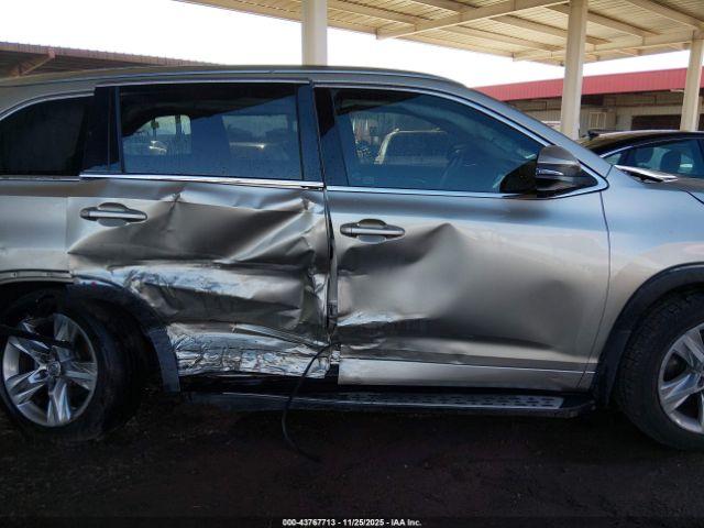 Toyota Highlander Limited V6 Image 8