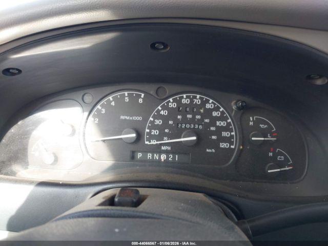 Ford Explorer Image 5