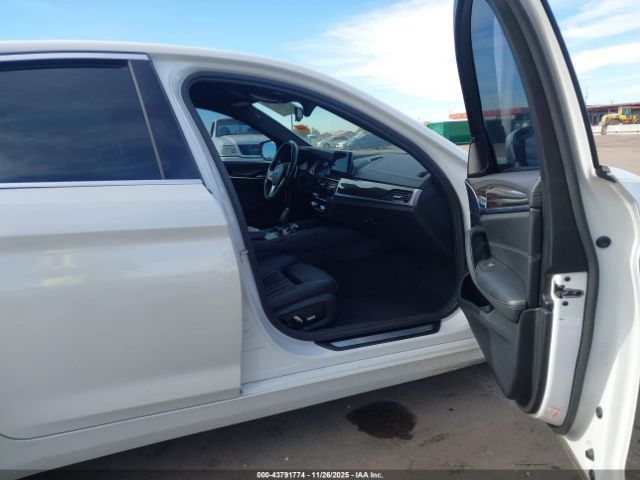 BMW 5 Series Image 6