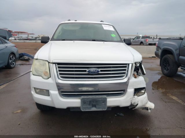 Ford Explorer Xlt Image 8