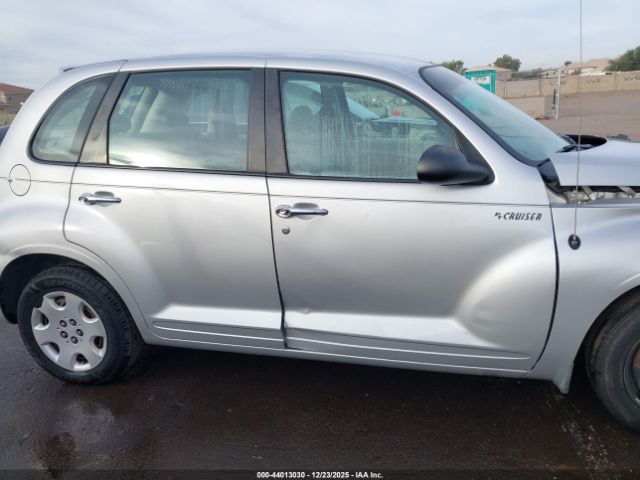 Chrysler PT Cruiser Image 8