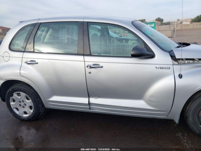 Chrysler PT Cruiser Image 8