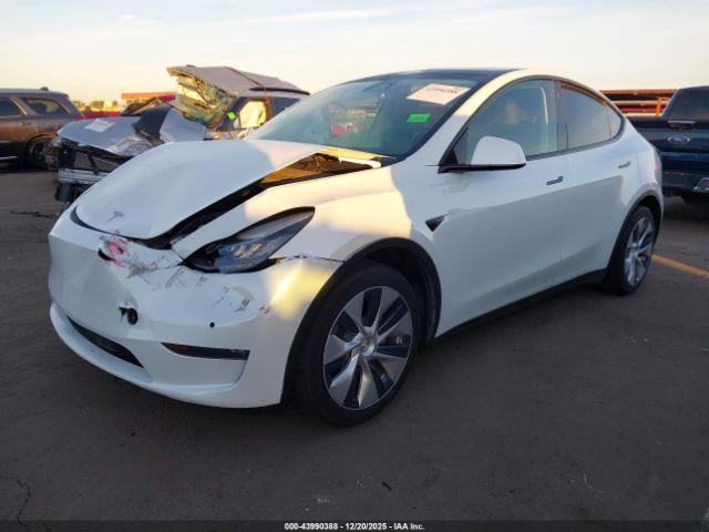 Tesla Model Y Long Range Dual Motor All-wheel Drive Image 17