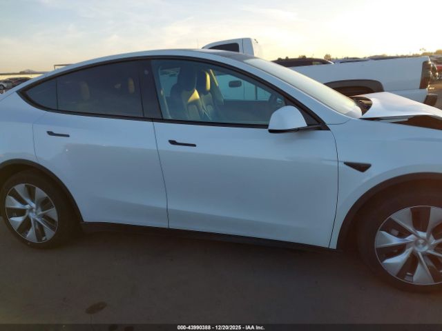 Tesla Model Y Long Range Dual Motor All-wheel Drive Image 9