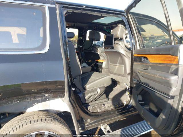 Jeep Grand Wagoneer Series Iii 4x4 Image 10