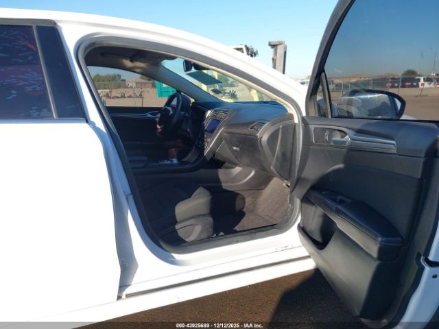 Ford Fusion Se Image 4