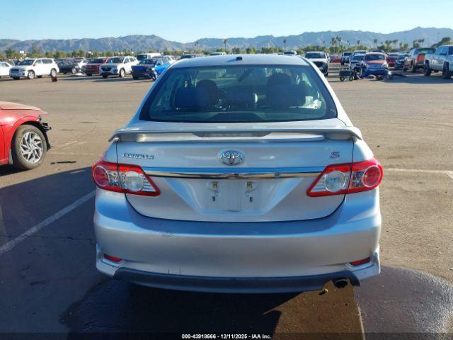 Toyota Corolla S Image 12