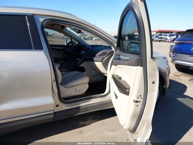 Lincoln MKC Premiere Image 14