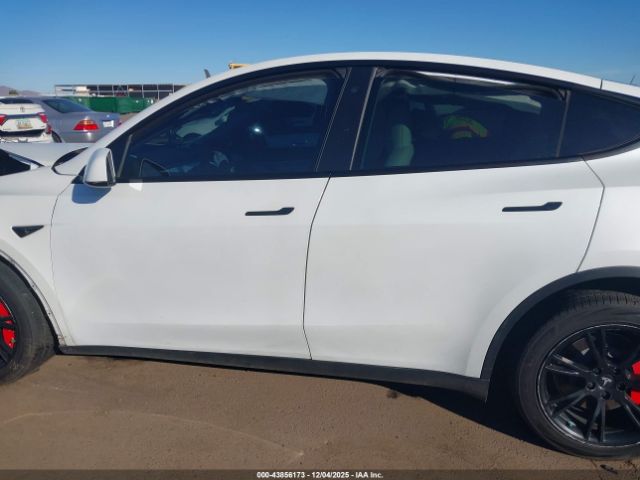 Tesla Model Y Long Range Dual Motor All-wheel Drive Image 18