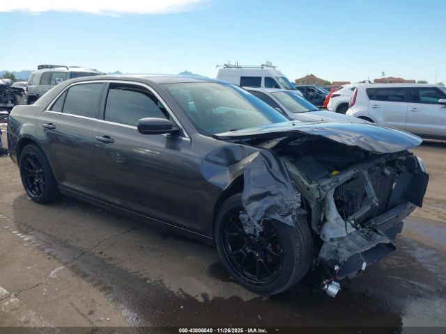 Chrysler 300 Image 1