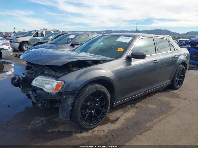 Chrysler 300 Image 2