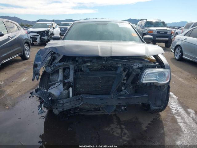 Chrysler 300 Image 10