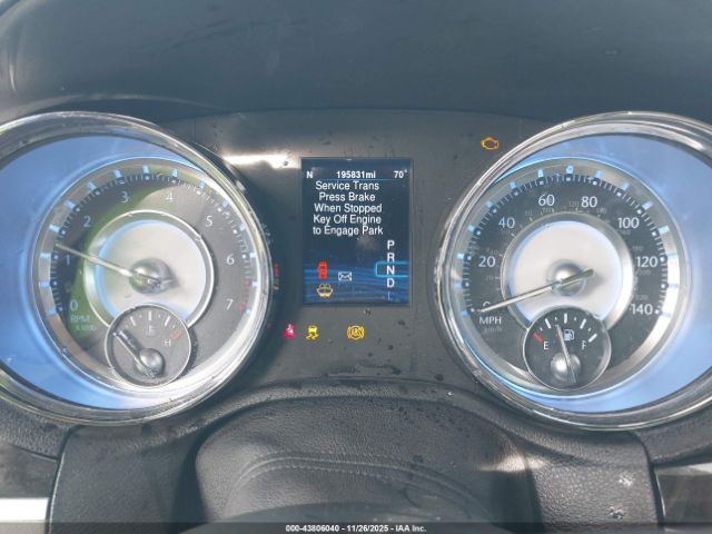 Chrysler 300 Image 9