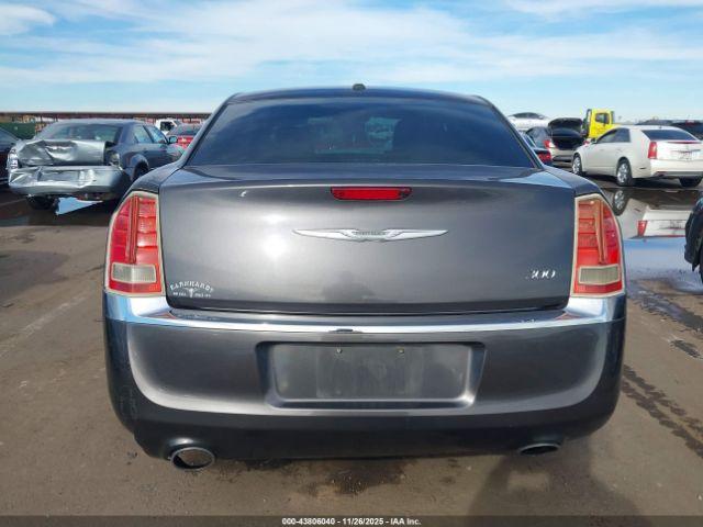 Chrysler 300 Image 15