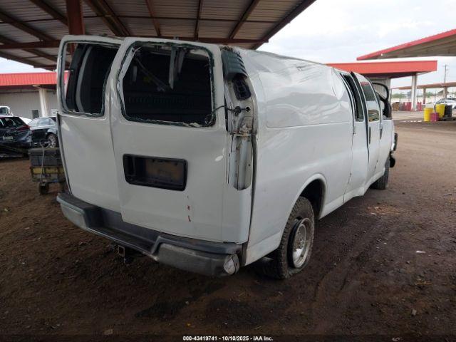 Chevrolet Express Image 6