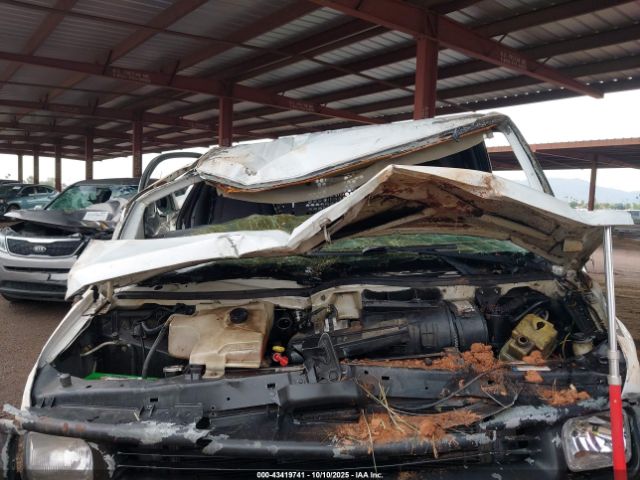 Chevrolet Express Image 8