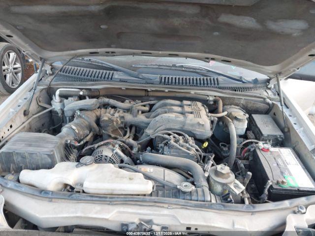 Ford Explorer Xlt Image 8