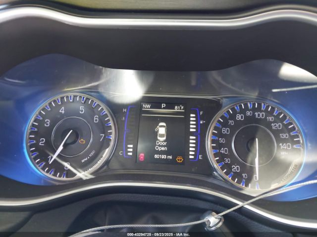 Chrysler 200 Limited Platinum Image 5