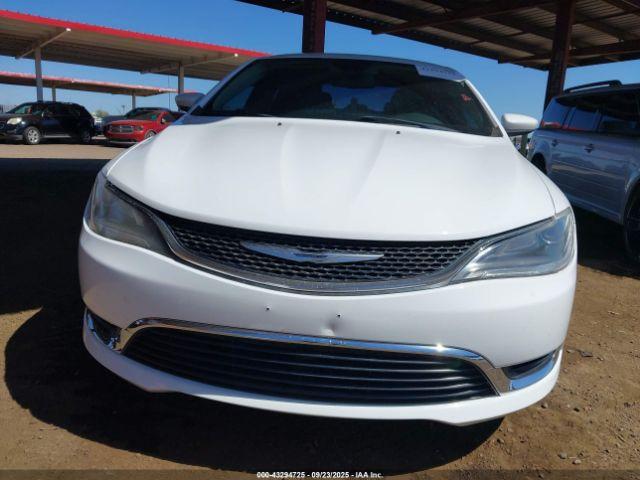 Chrysler 200 Limited Platinum Image 11