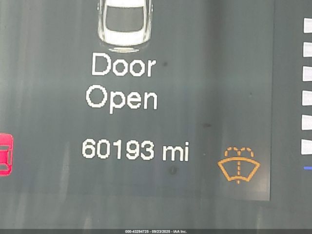 Chrysler 200 Limited Platinum Image 14