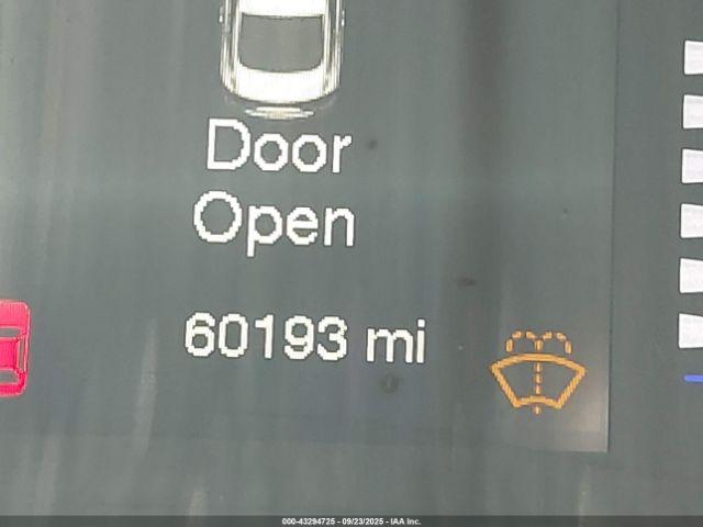 Chrysler 200 Limited Platinum Image 14