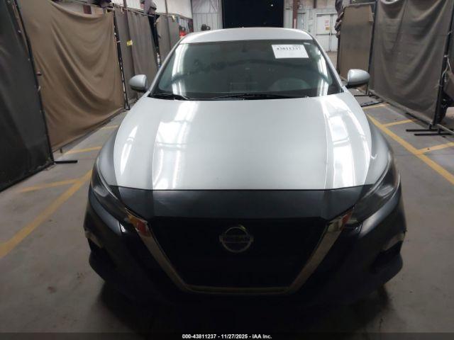 Nissan Altima 2.5 S Image 11