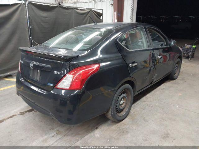 Nissan Versa Image 10