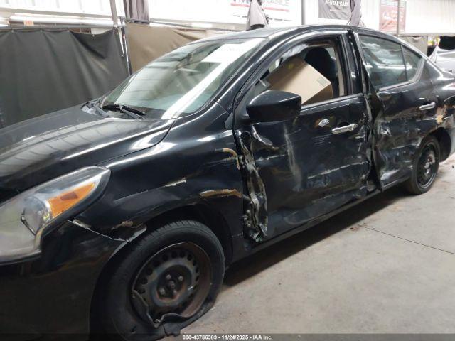 Nissan Versa Image 6