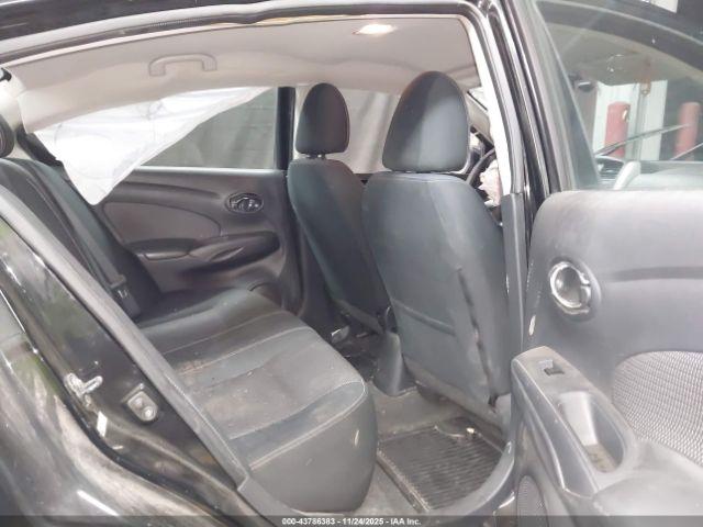 Nissan Versa Image 17