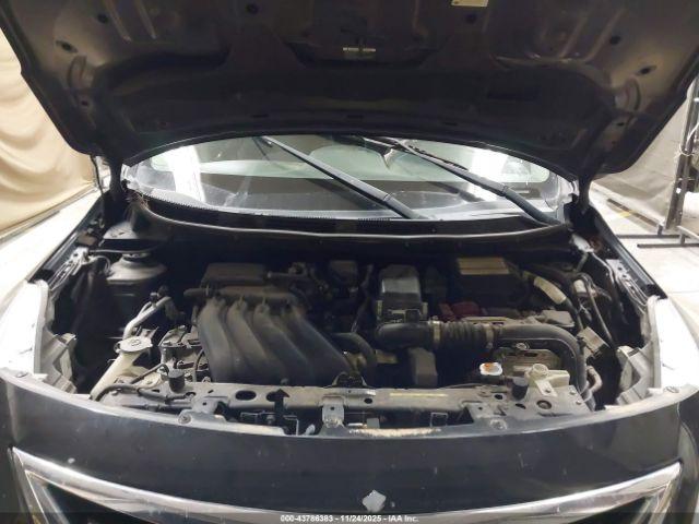 Nissan Versa Image 8