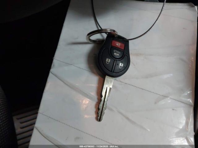 Nissan Versa Image 7