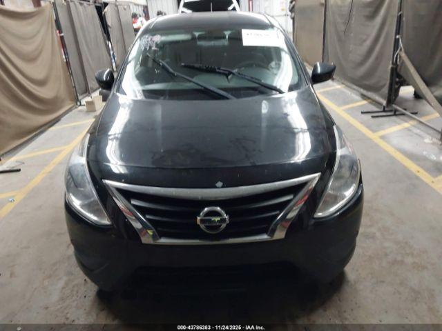 Nissan Versa Image 11