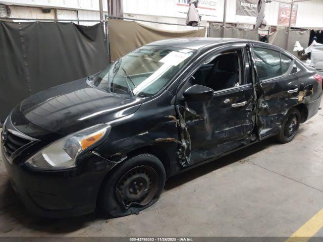 Nissan Versa Image 2