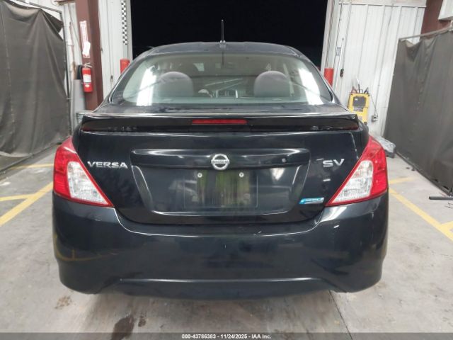 Nissan Versa Image 3