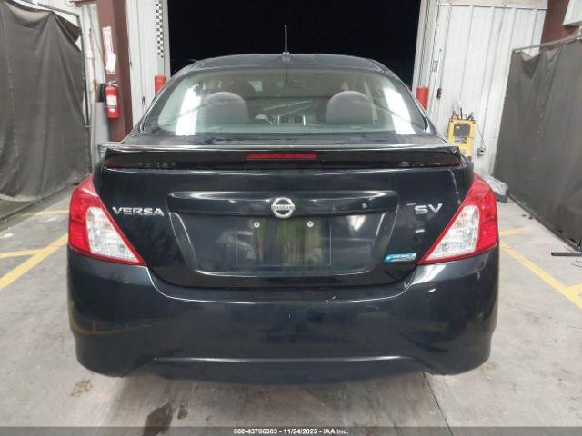 Nissan Versa Image 3