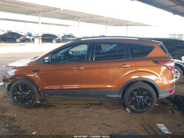Ford Escape Titanium Image 2