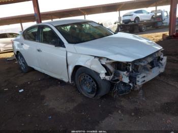  Salvage Nissan Altima