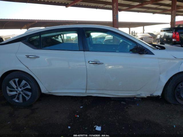 Nissan Altima S Fwd Image 10