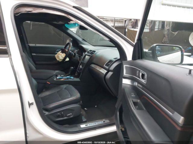 Ford Explorer Sport Image 2