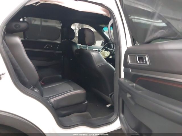 Ford Explorer Sport Image 6