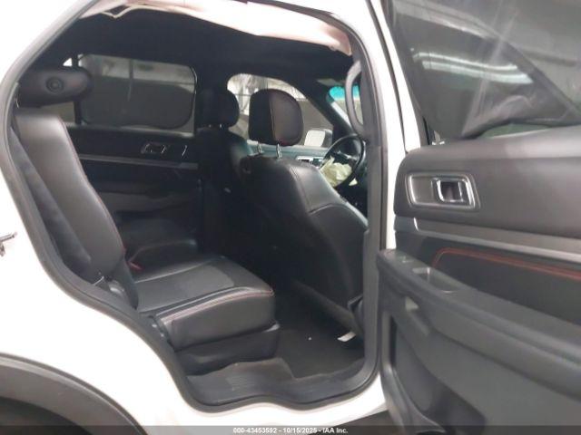 Ford Explorer Sport Image 6