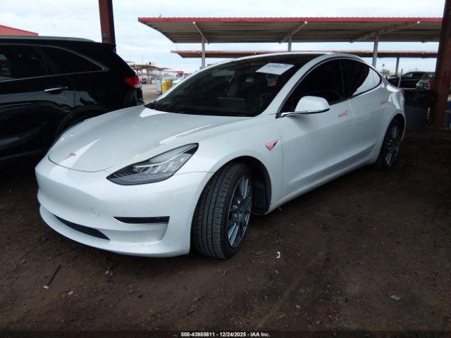 Tesla Model 3 Image 11