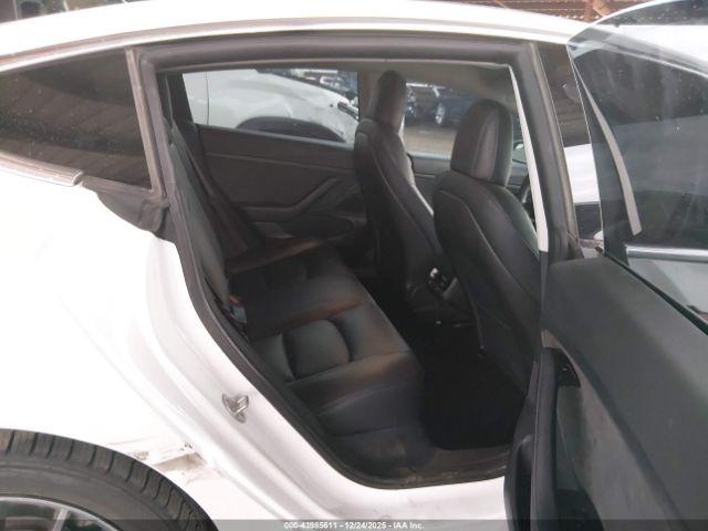 Tesla Model 3 Image 6