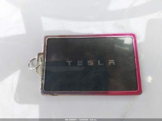 Tesla Model 3 Image 8