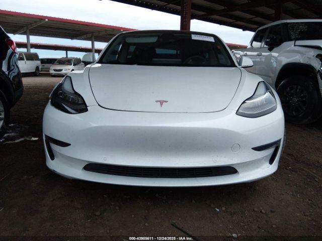 Tesla Model 3 Image 15